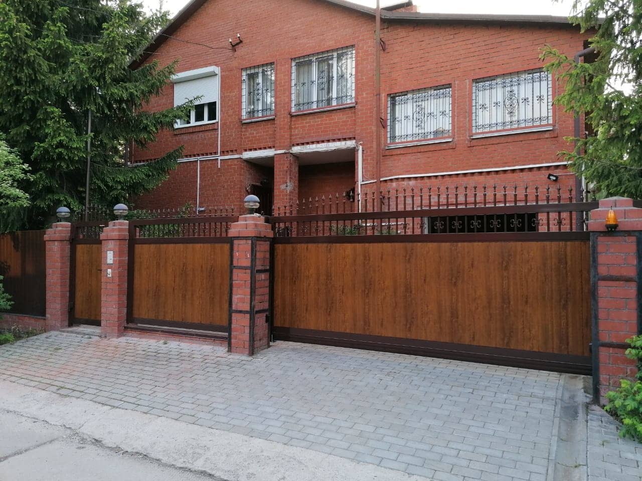 Уличные ворота DoorHan в Орле с установкой